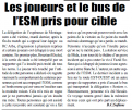 Les joueurs et le bus de l esm pris pour cible